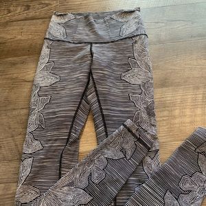 Grey lulu leggings